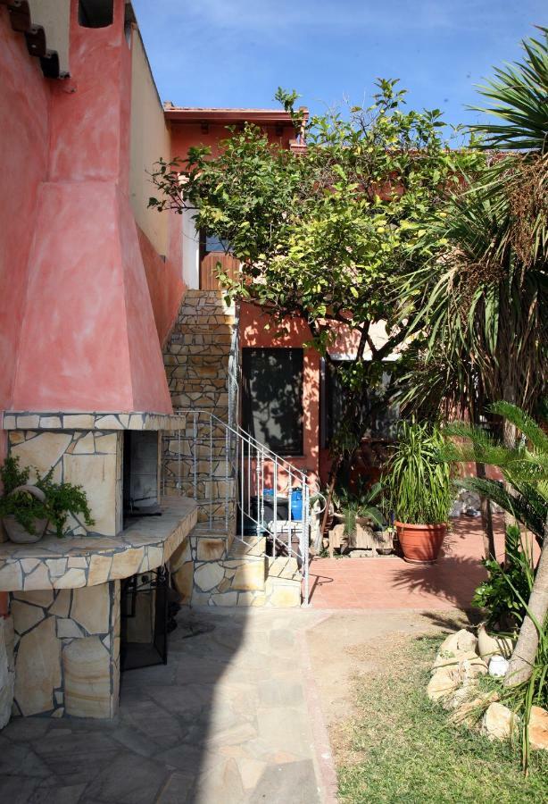 L'Isola Felice Apartment Monserrato Dış mekan fotoğraf