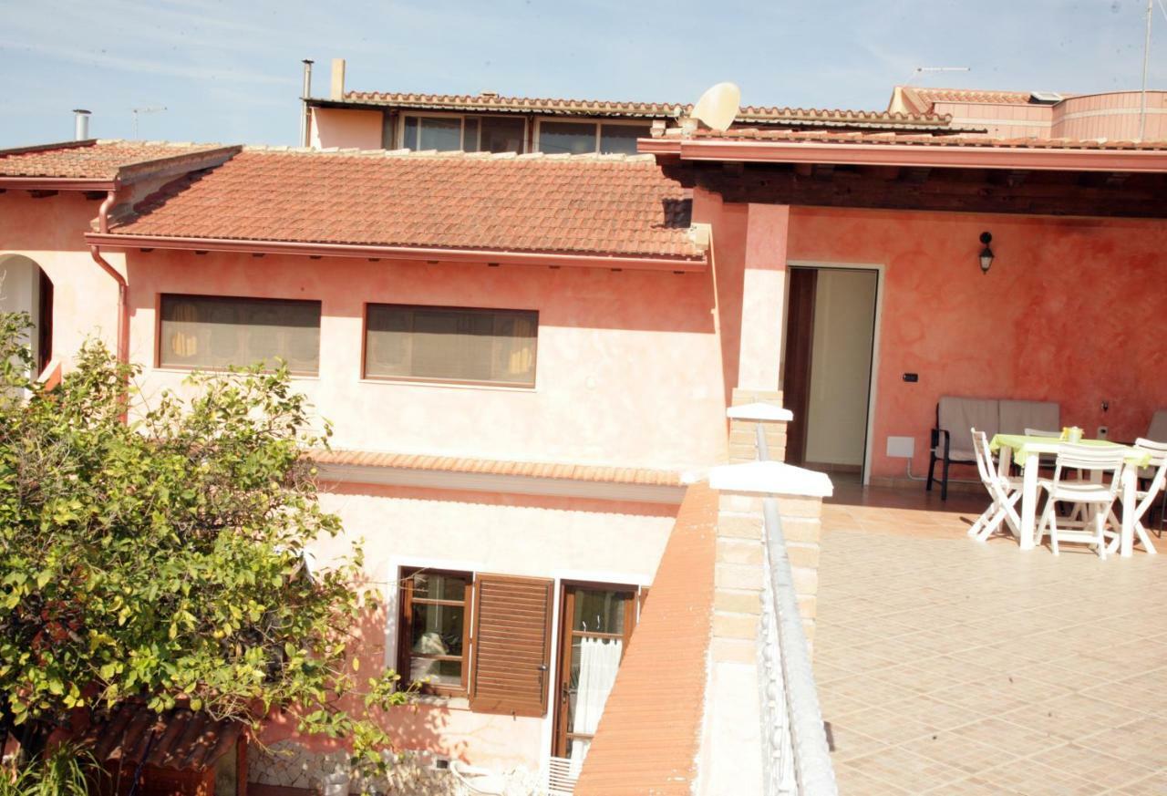 L'Isola Felice Apartment Monserrato Dış mekan fotoğraf