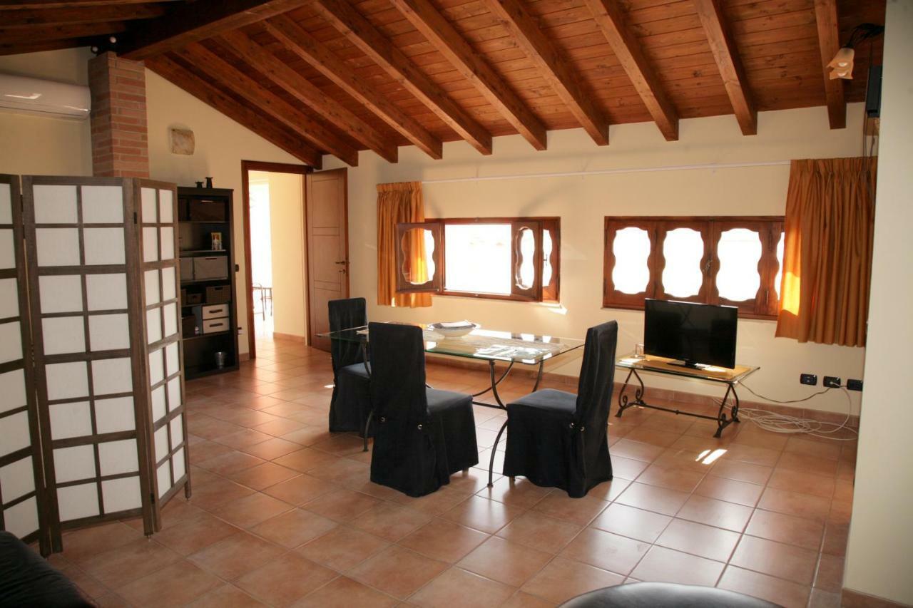L'Isola Felice Apartment Monserrato Dış mekan fotoğraf