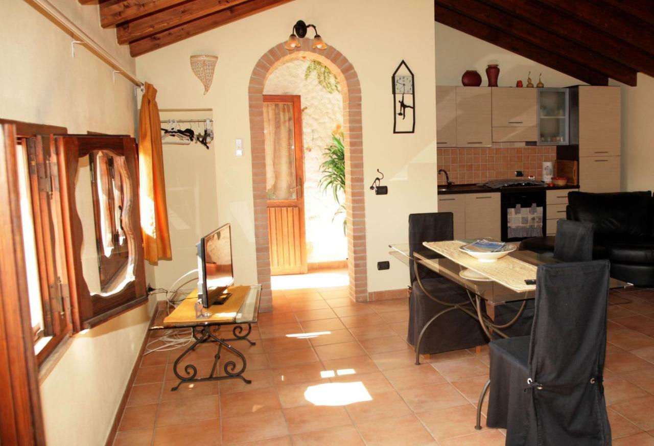 L'Isola Felice Apartment Monserrato Dış mekan fotoğraf