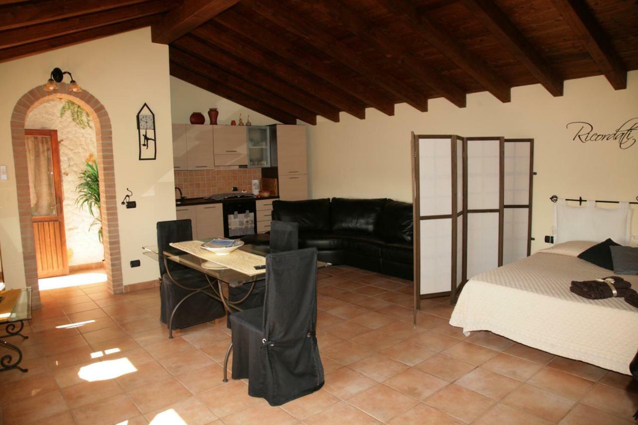 L'Isola Felice Apartment Monserrato Dış mekan fotoğraf