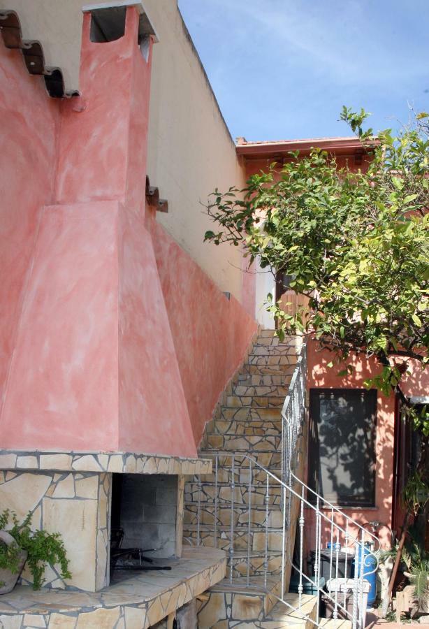 L'Isola Felice Apartment Monserrato Dış mekan fotoğraf