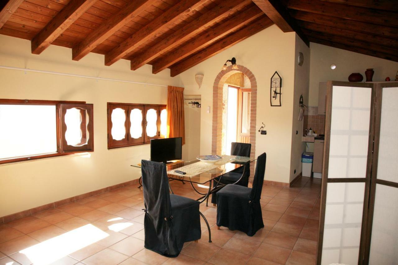 L'Isola Felice Apartment Monserrato Dış mekan fotoğraf